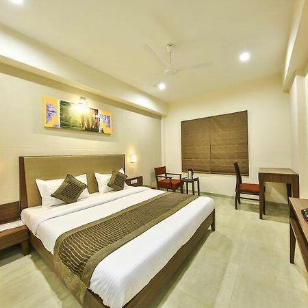 Fabhotel Flora Vastral Ahmedabad Eksteriør bilde